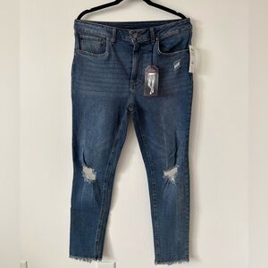 No Boundaries Destressed Mom Jeans